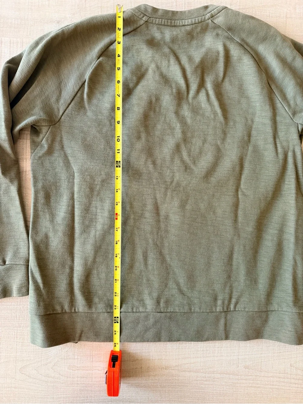 Nike Sportswear Fleece Crewneck Sweatshirt Large Olive Green Pouch Pocket L